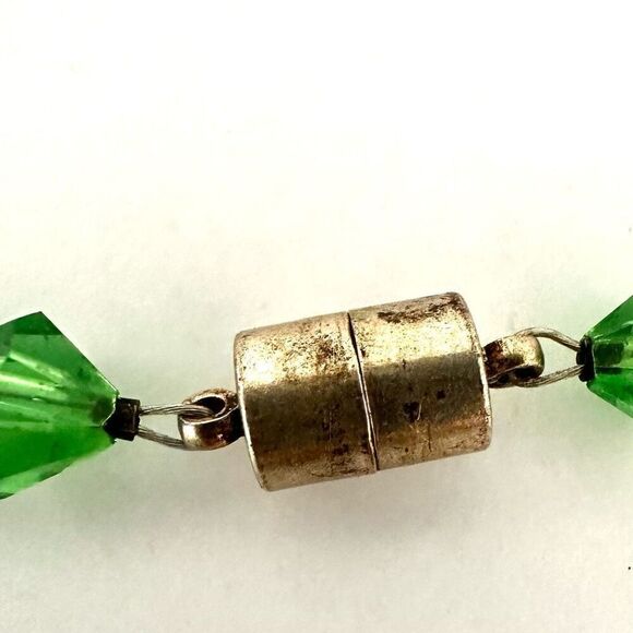 Green beaded rhinestone cross necklace - Picture 7 of 11